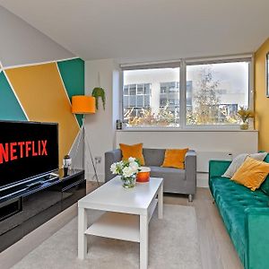 Luxurious Mk City Apartment- Walk To Train Station, Smart Tv With Netflix, Disney Plus & Prime! Milton Keynes Exterior photo