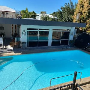 Apartamento Lily St Courtyard Oasis Townsville Exterior photo