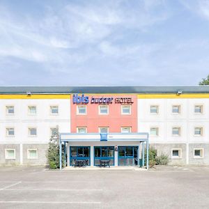 Hotel Ibis Budget Versailles - Trappes Exterior photo