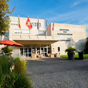 Hotel & Restaurant Des Remparts Rochefort  Exterior photo