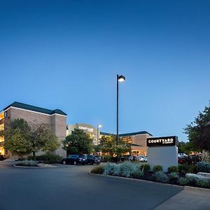 Hotel Courtyard Cleveland Beachwood Exterior photo