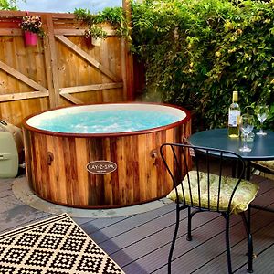 Apartamento Elkstone Studio Private Hottub Pet Friendly Malvern Exterior photo