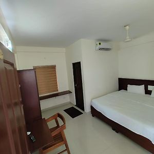 Masterkey Deluxe Rooms Kochi Exterior photo