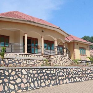 Good Times Villa Kampala Exterior photo