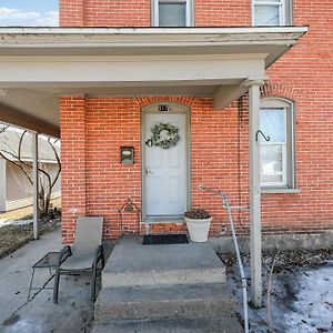 Apartamento Historic Remodeled Red Brick House Wausau Exterior photo