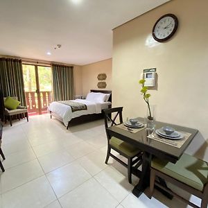 Crosswinds Resort Studio Suite Tagaytay City Exterior photo
