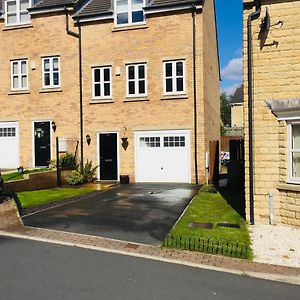 Entire 3 Bedroom Deluxe House Cleckheaton Exterior photo