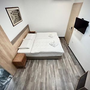 Oh Apartments & Rooms Liubliana Exterior photo