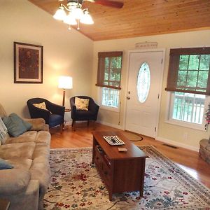 Bryson City Cozy Cottage With Hot Tub - 3 Bed -2 Bath Exterior photo