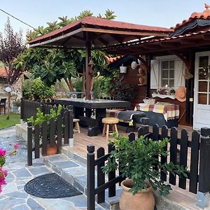 A Wooden House In Kardamyla Villa Exterior photo