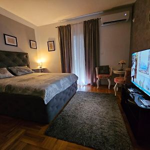 Apartamento Studio Place Podgorica Exterior photo