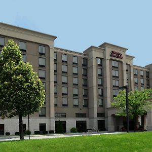 Hampton Inn & Suites By Hilton Windsor Exterior photo