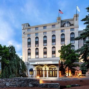 Hotel Doubletree By Hilton Nashua Exterior photo