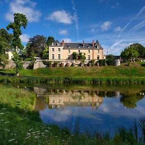 Chateau De La Huberdiere Bed and Breakfast Nazelles-Negron Exterior photo