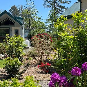 Sheltered Nook On Tillamook Bay Bed and Breakfast Bay City Exterior photo