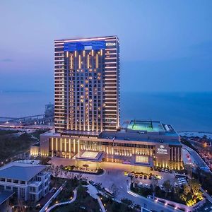 Hotel Hilton Yantai Golden Coast Exterior photo