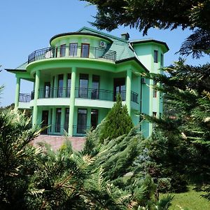 Villa Qero Batumi Exterior photo