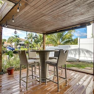 Canal Side Retreat With Dock, By Hollywood Boardwalk Villa Fort Lauderdale Exterior photo