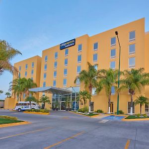 Hotel City Express By Marriott Irapuato Exterior photo