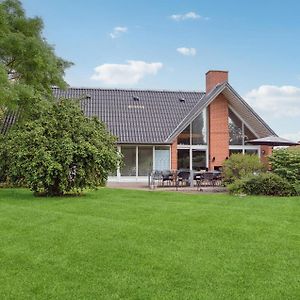 Lovely Home In Nyborg With Swimming Pool Nordenhuse Exterior photo