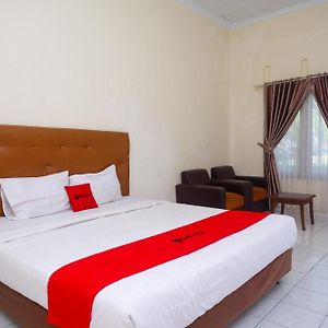 Hotel Reddoorz Syariah Near Alun Alun Wonosari Yogyakarta Exterior photo