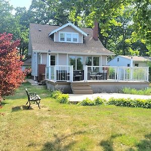 Riverfront Charmer With Character & Entertainment McHenry Exterior photo