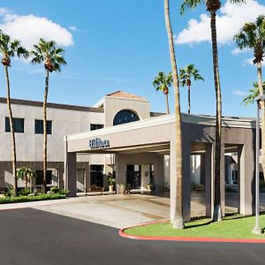 Hotel Hilton Phoenix Airport Exterior photo