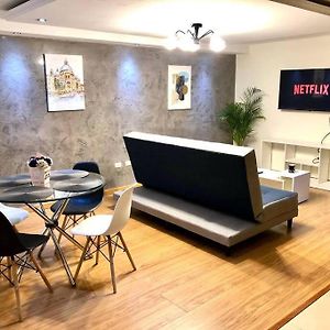 Apartamento Elegant Loft Remigio Crespo Netflix + Garage Cuenca Exterior photo