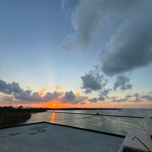 Casa Manola Beautiful House Beachfront Villa Isla Mujeres Exterior photo