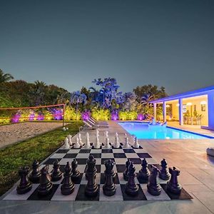 Luxury Casa Bianca Pool Volleyball Firepit Chess Villa North Miami Exterior photo