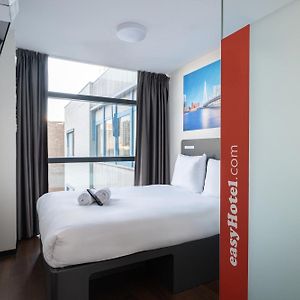 easyHotel Rotterdam Centro Urbano Exterior photo