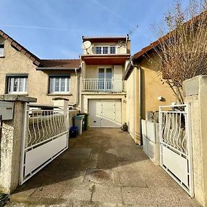 Apartamento La Petite Maison Chaleureuse Jouars-Pontchartrain Exterior photo