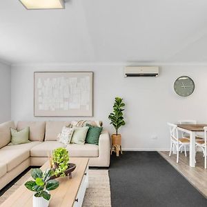 Apartamento So Central, So Comfortable! Toowoomba Exterior photo