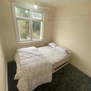 Best Room- Near London Luton Airport And Close To Restaurants Shops And Dunstable Hospital Exterior photo