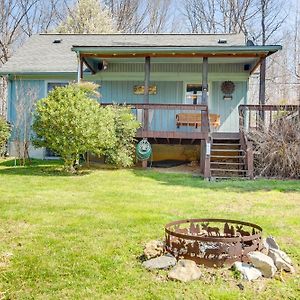 Pet-Friendly Byrdstown Cottage With Deck And Fire Pit! Exterior photo