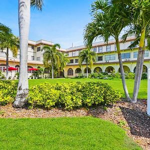 Crystal Bay Historic Hotel San Petersburgo Exterior photo