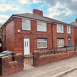 Entire 3 Bed Home In Oldham Exterior photo