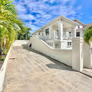 Island Home Away From Home Christ Church Exterior photo