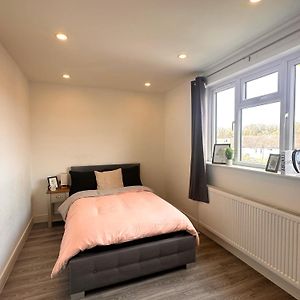 Wonderful Double Room In House Londres Exterior photo