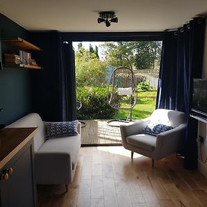 Cosy Garden Apartment Near Oxford And The Jr Exterior photo