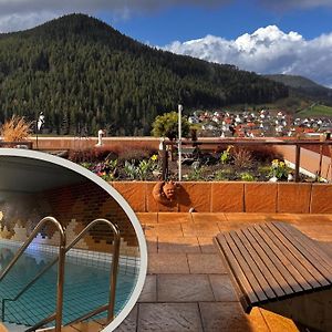 Apartamento Schwarzwaldausblick - Umweltfreundlich & Pool Baiersbronn Exterior photo