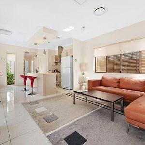 Impeccable Modern 1 Bedroom Apartment ~ Taringa Brisbane Exterior photo