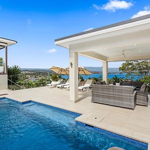 Heated Pool, Lake & Beach, Luxury 5 B/R House Villa Lake Illawarra Exterior photo