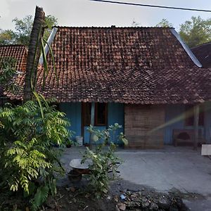 Omah Ngiyup Villa Semarang Exterior photo