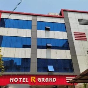 Oyo Flagship 80855 Hotel R Grand Vijayawāda Exterior photo