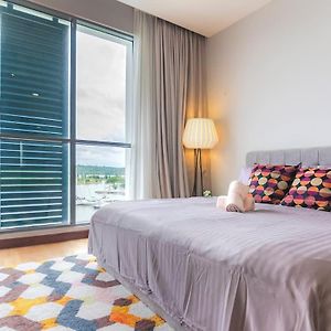 Lux 3Br Suite Puteri Harbour Near Legoland & Hello Kitty Nusajaya  Exterior photo