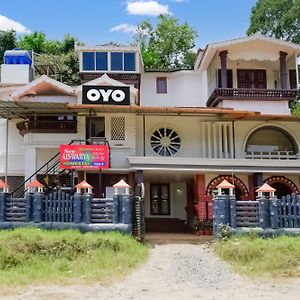 Hotel Oyo Flagship Aiswarya Residency Wayanad Exterior photo