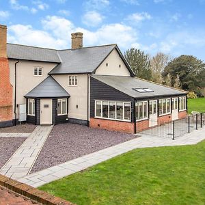 White House Lodges - Dragonfly Heveningham Exterior photo