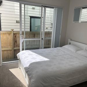 Private Ensuite For Singles Or Couples Auckland Exterior photo