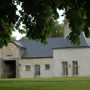 Chateau De Vaux Gesnes-le-Gandelin Exterior photo